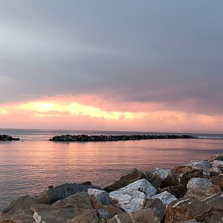 Casa Vacanze Marina Di Pisa Catola Εξωτερικό φωτογραφία